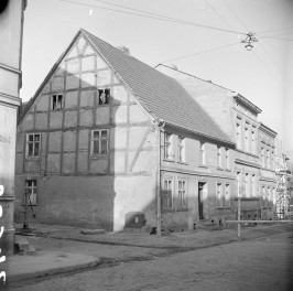 dom - elewacja szachulcowa, skan 1