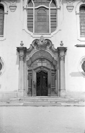 Kościół Świętej Trójcy - portal główny., skan 1
