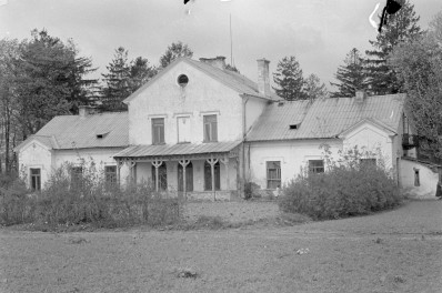 dwór - elewacja parkowa, skan 1