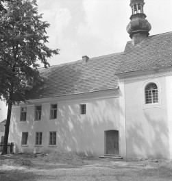 Kościół pw. św. Barbary - elewacja boczna, skan 1