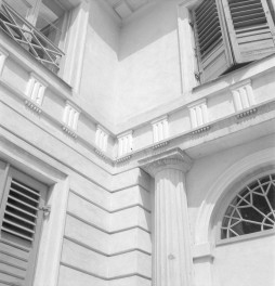 Zespół pałacowo - parkowy - Pałac Potockich - elewacja frontowa - belkowanie, skan 1