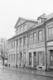 kamienica - detal architektoniczny, elewacja frontowa, skan 1