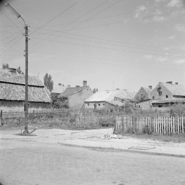 ulica  - widok od podwórza, skan 1