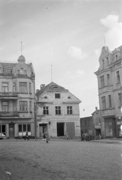 rynek - kamienica, skan 1