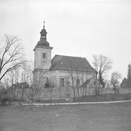 Kościół św. Mikołaja - widok ogólny, elewacja boczna., skan 1