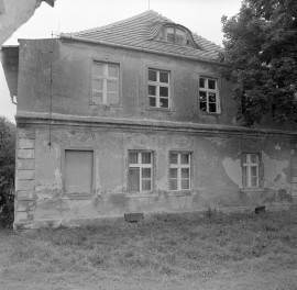 pałac (początek XIX w.) - elewacja południowa, skan 1