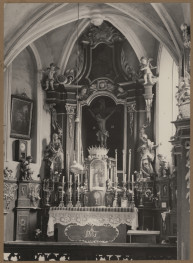 Kościół parafialny - wnętrze, widok na prezbiterium , skan 1