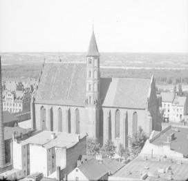 kościół pw. św. Jakuba i św. Mikołaja - widok z wieży kościoła Wniebowzięcia NMP, skan 1