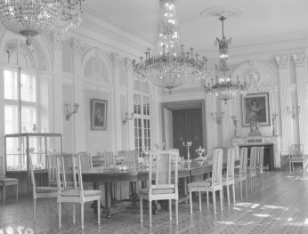 wnetrze zamku Lubormirskich i Potockich, ob. Muzuem, skan 1