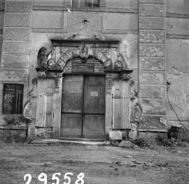 zamek - elewacja płn. zach. - portal, skan 1