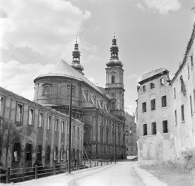 klasztor Jezuitów - kościół pw. Wniebowzięcia Najświętszej Marii Panny - elewacja od strony prezbiterium, skan 1