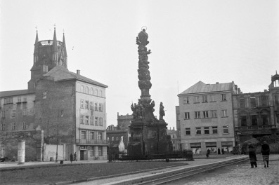 rynek - figura Matki Bożej, skan 1
