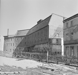 magazyny przy młynach - elewacje, skan 1