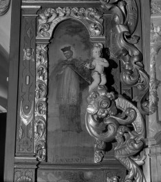 Kościół św. Jan Chrzciciela i św. Jana Ewangelisty - wnętrz: manierystyczne stalle, obraz św. Jana Nepomucena., skan 1
