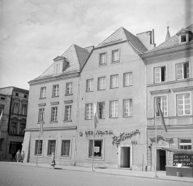 kamienica - elewacja frontowa , skan 1