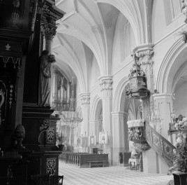 klasztor Bożogrobowców - kościół pw. Ducha Świętego - wnętrze - nawa główna - organy, skan 1