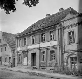 kamienica - elewacja frontowa, skan 1