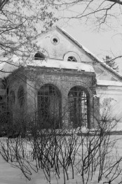 dwór Rudzińskich - elewacja szczytowa - oranżeria - elewacja boczna, skan 1