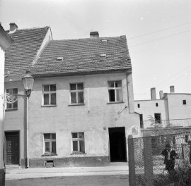 kamienica, ul. Matejki 11- elewacja frontowa, skan 1