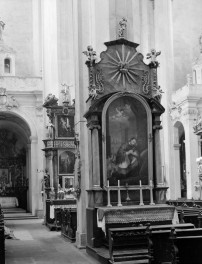 kościół klasztorny augustianów eremitów, ob. parafialny pw. św.św. Wacława, Doroty i Stanisława - wnętrze: ołtarz boczny, skan 1