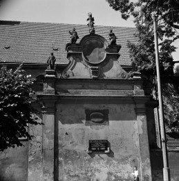 kościół św. Józefa i św. Piotra - kaplica przy nawie głównej, tablica pamiątkowa, skan 1