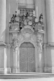kościół klasztorny - portal główny, skan 1