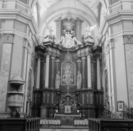 kościół Wniebowzięcia Najświętszej Maryi Panny - wnętrze, ołtarz główny, skan 1