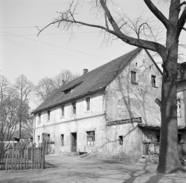 pałac Hansa Benedikta von Groelinga - budynek gospodarczy - widok od południowego - zachodu, skan 1
