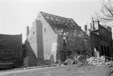 dom - odbudowa , skan 1