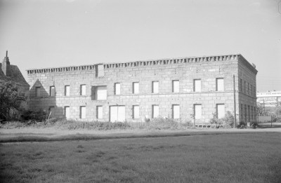 budynek przy katedrze - elewacja, skan 1