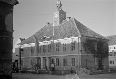ratusz - front, skan 1