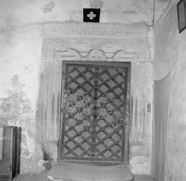 Zespół kościelno-klasztorny cystersów - kapitularz - portal, skan 1