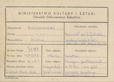  Zespół klasztorny Dominikanów - kościół, wnętrze, fragment polichromii na płd. ścianie kaplicy Męczenników - metryczka, skan 1