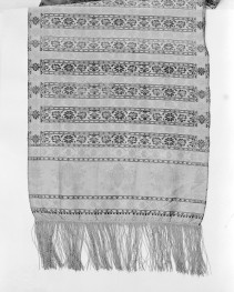 Muzeum Diecezjalne - zbiory - pas jedwabny jednostronny - Rosja /XVIII wiek/ -  głowa i wciąża /fragment/, skan 1
