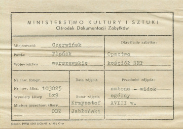 Zespół opactwa - kościół, widok na ambonę - metryczka, skan 1