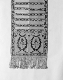 Muzeum Narodowe - zbiory - pas lity trójstronny - Kobyłka /1781 - 1784 rok/ - głowa i wciąża /fragment/ - awers, skan 1