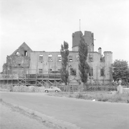 zamek - widok ogólny, skan 1