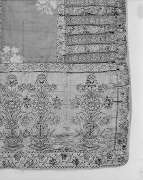 Muzeum Diecezjalne - zbiory - pas lity - Lyon /1785 - 1792 rok/ - głowa i wciąża /fragment/ - awers, skan 1