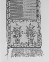 Muzeum Narodowe - od. Muzeum Sztuk Użytkowych - zbiory - pas jedwabny czterostronny - Lyon /1785 - 1792 rok/ - głowa i wciąża /fragment/ - awers, skan 1