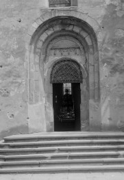 kościół kolegiacki pw. św. Marcina - portal, skan 1