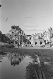pałac Blanka - widok ogólny ruin od Placu Teatralnego, skan 1