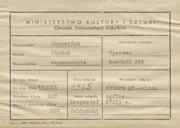 Zespół opactwa - wnętrze kościoła, ołtarz główny - metryczka, skan 1