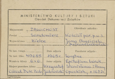 Zespół klasztorny - wnętrze kościoła, epitafium po zniszczeniach wojennych - metryczka, skan 1