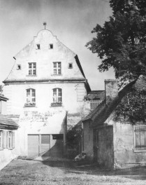 kamienica (siedziba komendanta twierdzy) - elewacja frontowa, skan 1
