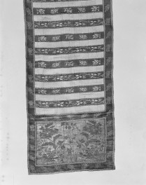 Centralne Muzeum Włókiennictwa - zbiory - pas lity jednostronny - Gdańsk - Szydłowiec /P.C. Salzhuber 1793 rok/ - głowa i wciąża /fragment/ - awers, skan 1