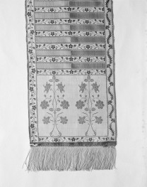 Muzeum Narodowe - zbiory - pas jedwabny czterostronny - Kobyłka /1781 - 1784 rok/ - głowa i wciąża /fragment/ - awers, skan 1