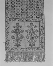 Muzeum Zamkowe - zbiory - pas jedwabny czterostronny - Lyon /1789 -1792 rok/ - głowa i wciąża /fragment/ - awers, skan 1