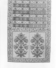 Muzeum Diecezjalne - zbiory - pas jedwabny dwustronny - Lyon /1785 - 1792 rok/ - głowa i wciąża /fragment/ - awers, skan 1