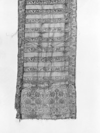 Muzeum Diecezjalne - zbiory - pas lity jednostronny - Słuck /Jan Madżarski 1767 - 1780 rok/ -  głowa i wciąża /fragment/ - awers /brak szlaczka/, skan 1