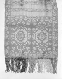 Muzeum Diecezjalne - zbiory - pas jedwabny czterostronny - Kobyłka /Szczepan Filsjean 1787 - 1794 rok/ - głowa i wciąża /fragment/ - rewers, skan 1